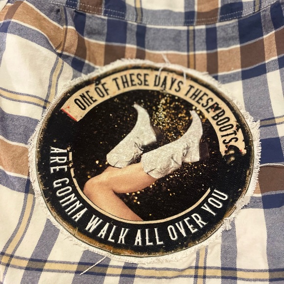 Vintage Flannel with patch - Picture 4 of 12